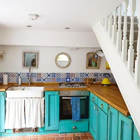 St Catherines Place *